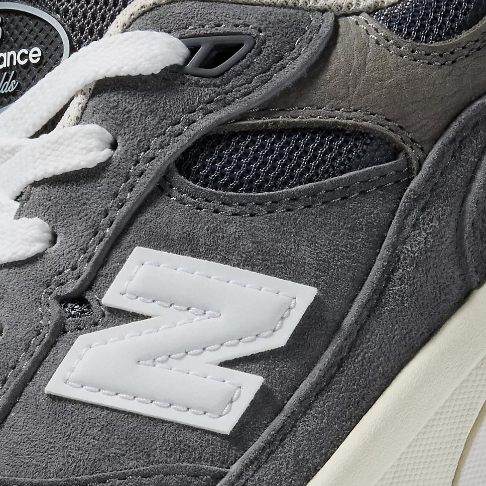 New Balance Numeric Andrew Reynolds 933 Grey Day Shoes - Image 6