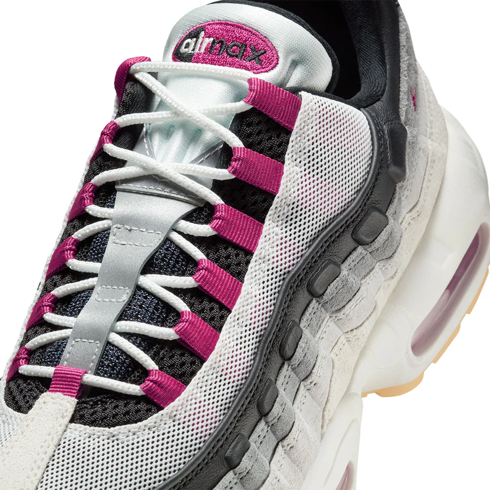 Nike SB Air Max 95 Shoes - Image 6