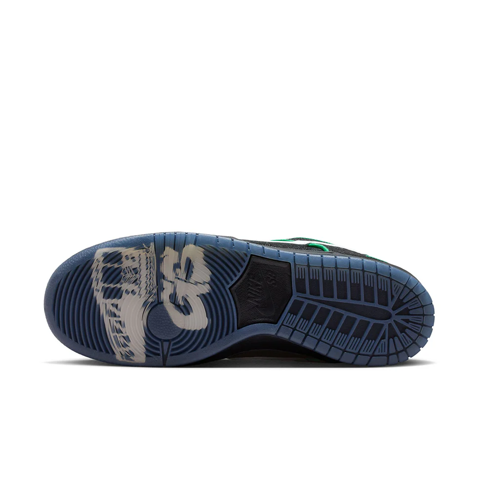 Nike SB Dunk Low Pro x Bronx Girls Skate QS Shoes - Image 7