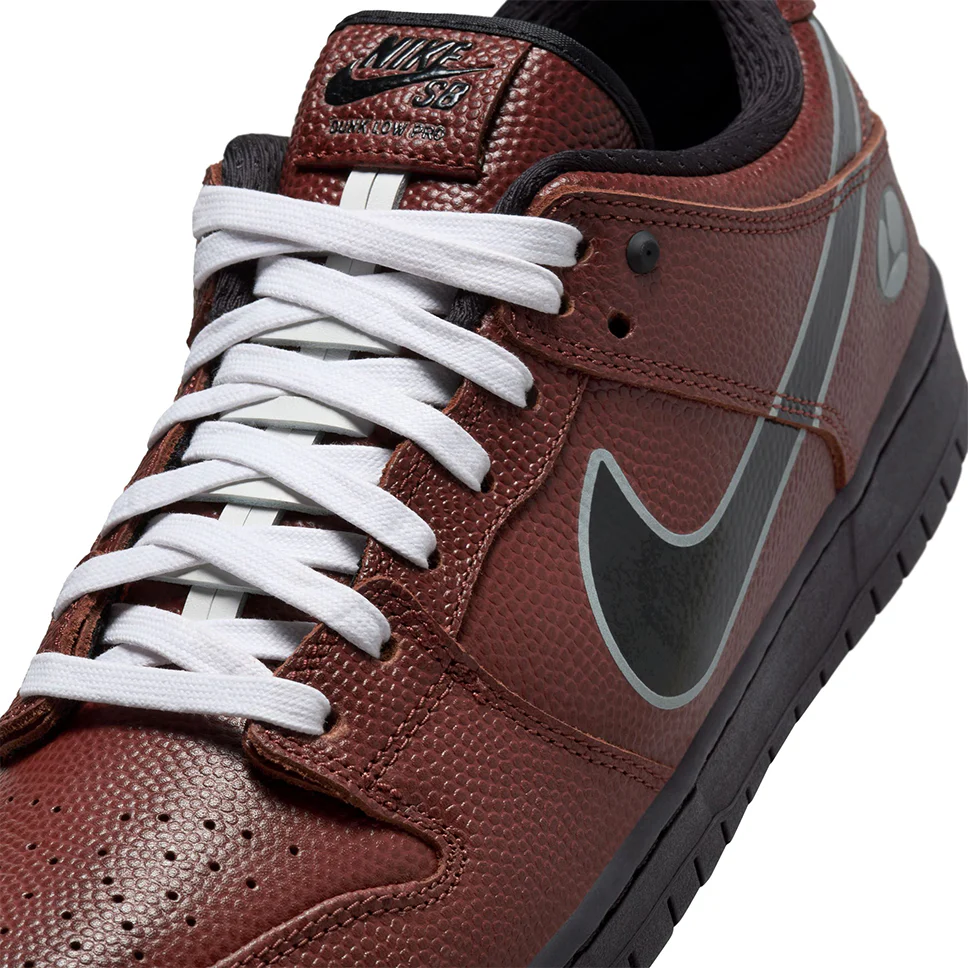 Nike SB Limosine Dunk Low Pro QS Shoes - Image 8