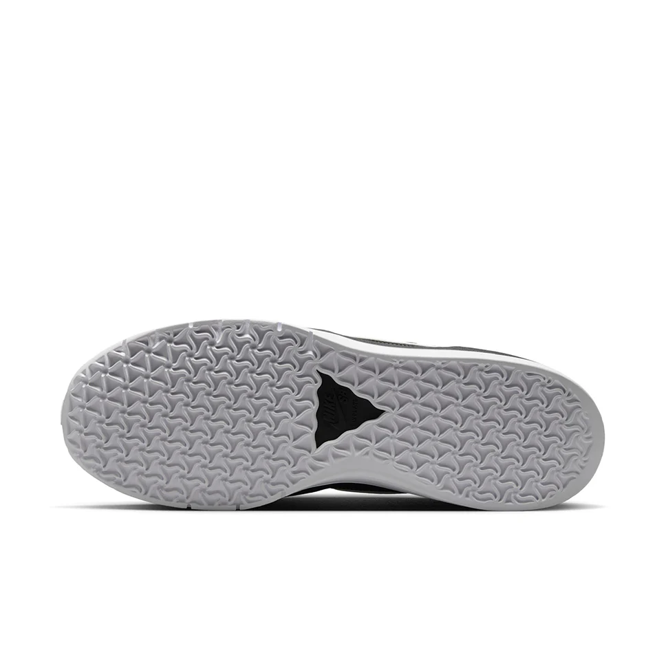 Nike SB PS8 Black White Shoes - Image 4