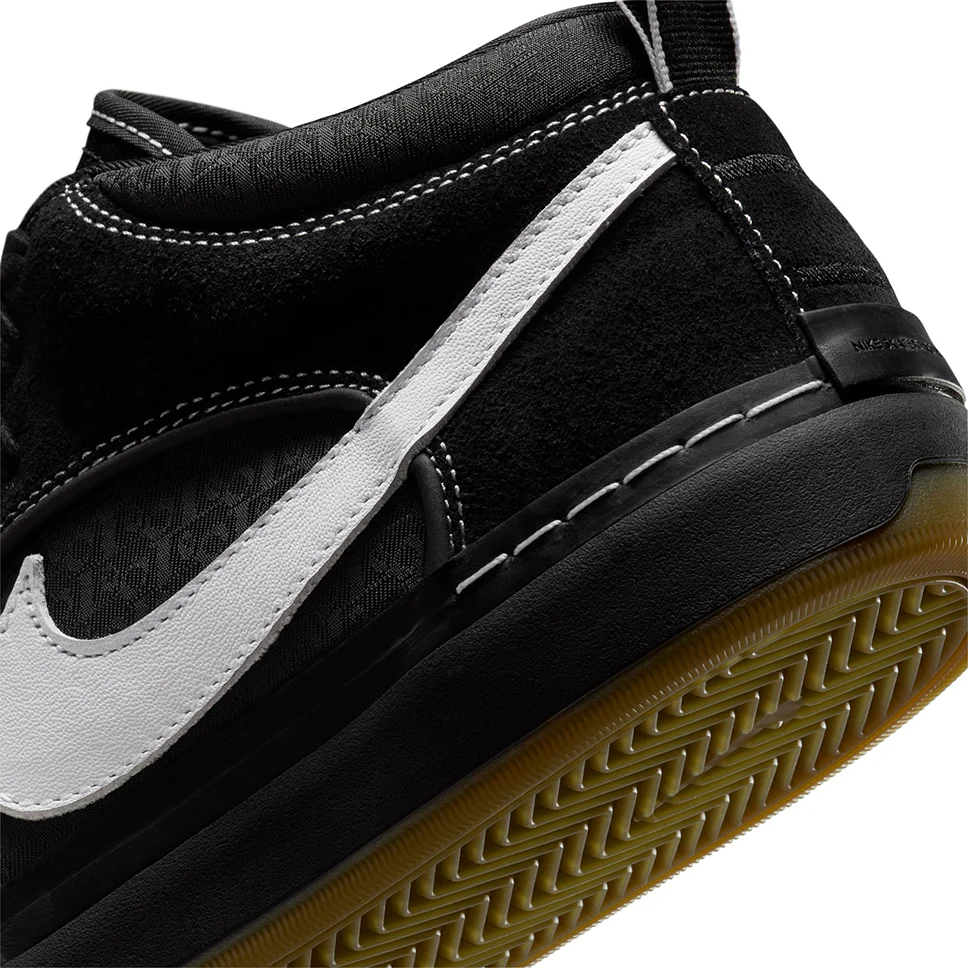 Nike SB React Leo Black White Shoes - Image 7