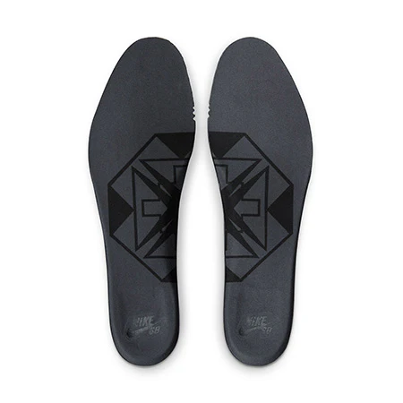 Nike SB Zoom Blazer Mid QS Shoes - Image 6