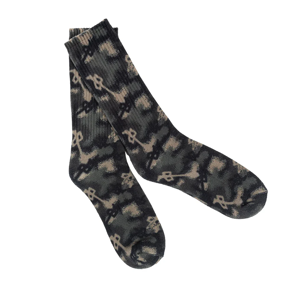 Red Dragon Bitmap Chung Crew Socks - Image 2